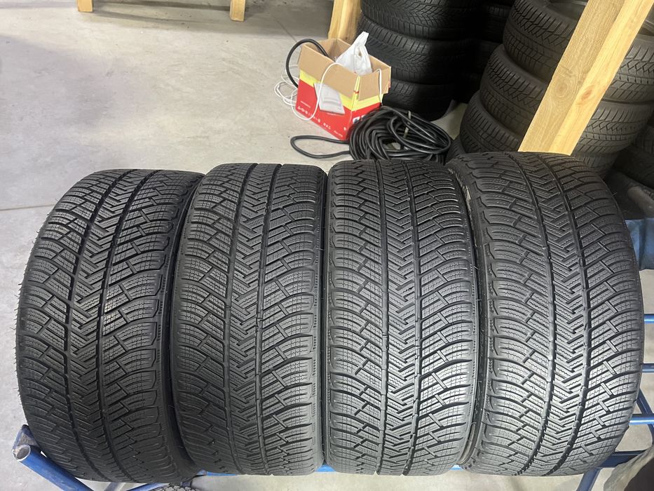 235/40/19 R19 Michelin Pilot Alpin PA4 4шт зима