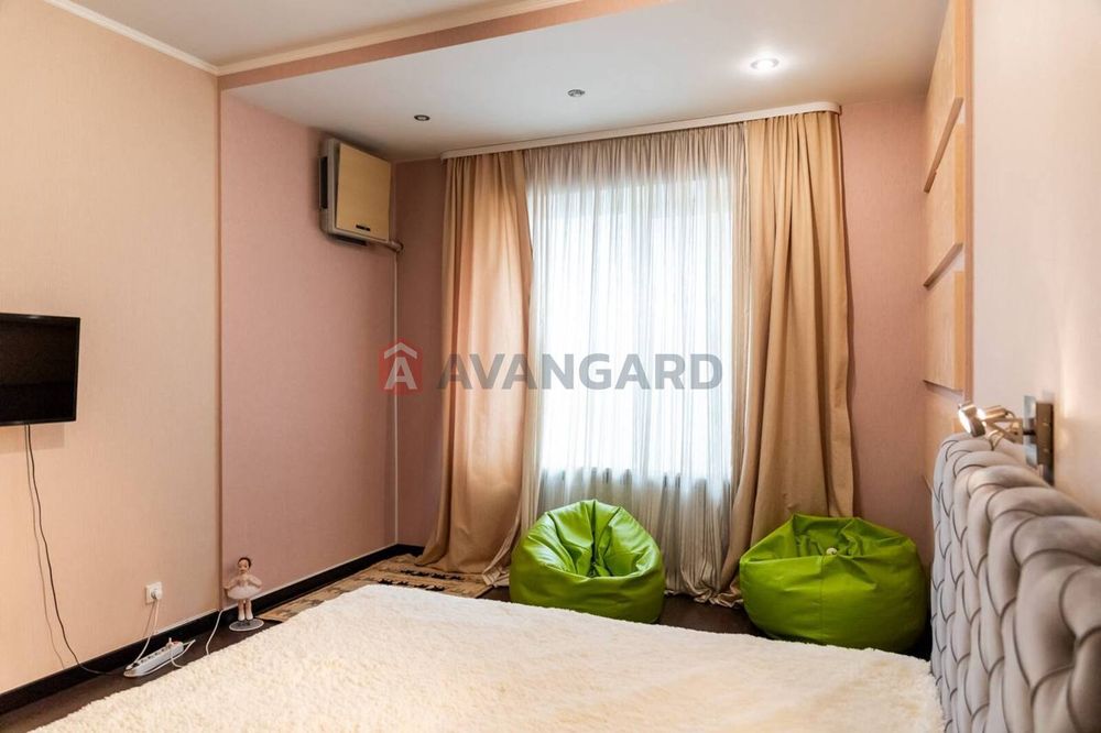 Велика простора квартира у цегляному якісному будинку ЖК Каскад