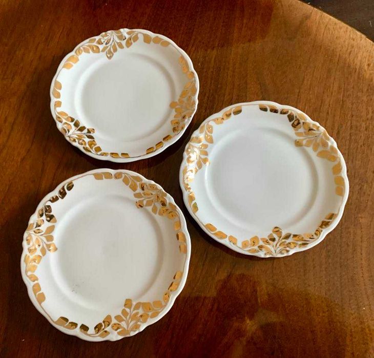 porcelanowe talerzyki, deserowe bogato złocone, piękne - unikaty