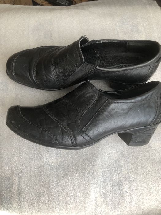 Продам шкіряні туфлі.25 см.