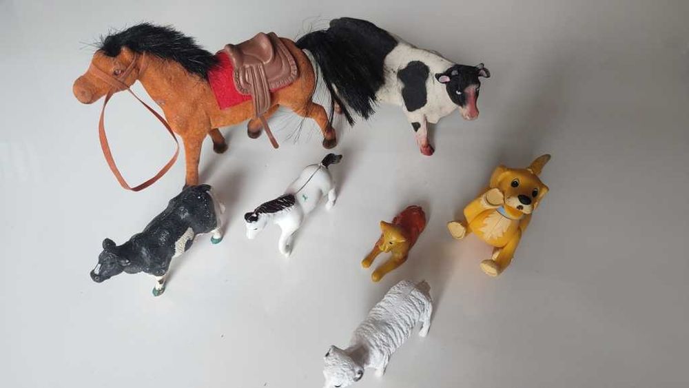 Zestaw zwierzątek konik krowa pies