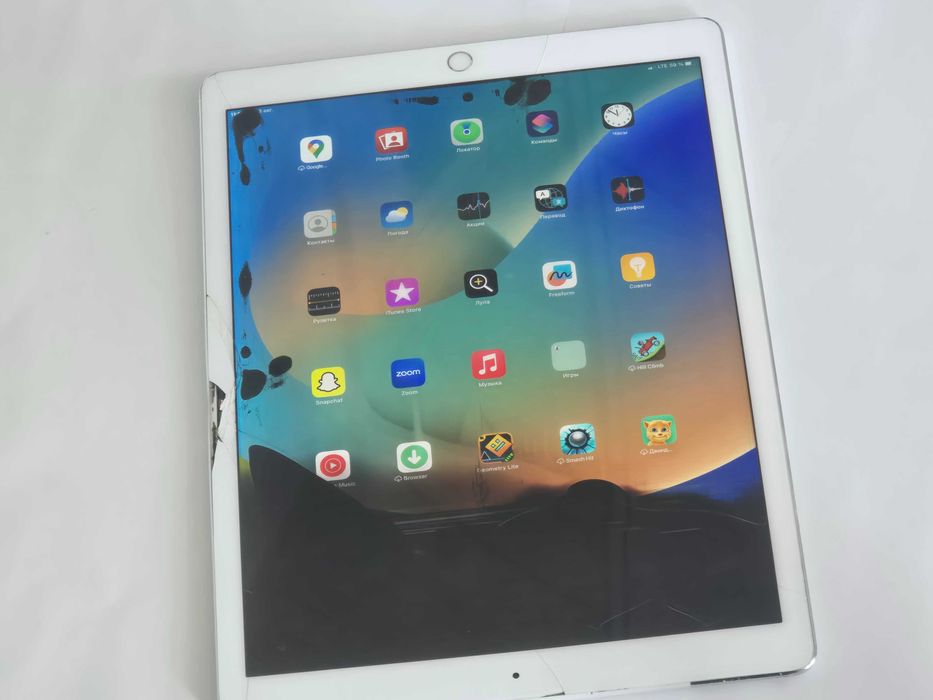 iPad Pro 12.9" 4G LTE А1652, под ремонт , без блокировок