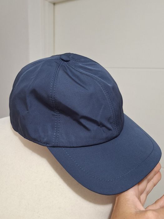 Loro  piana czapka  z  daszkiem
