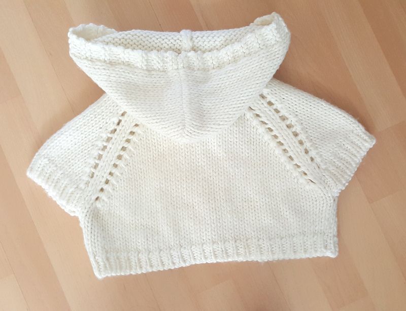 Narzutka sweterek CUBUS komunia roz 146 stan bdb+