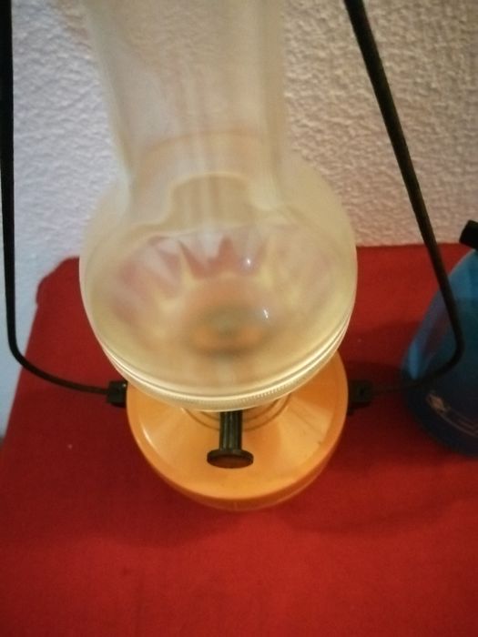 Candeeiros a gas e a pilhas