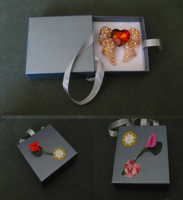 Alfinete / Broche / Pregadeir Laço c/ Coração Laranja NOVO