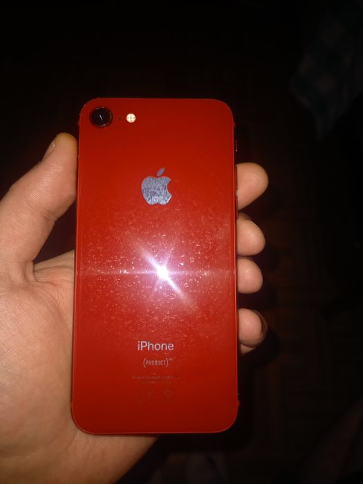 iPhone 8 64GB (Red)