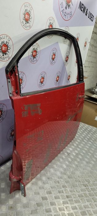 Двері ліві Volkswagen Beetle 1998-2010