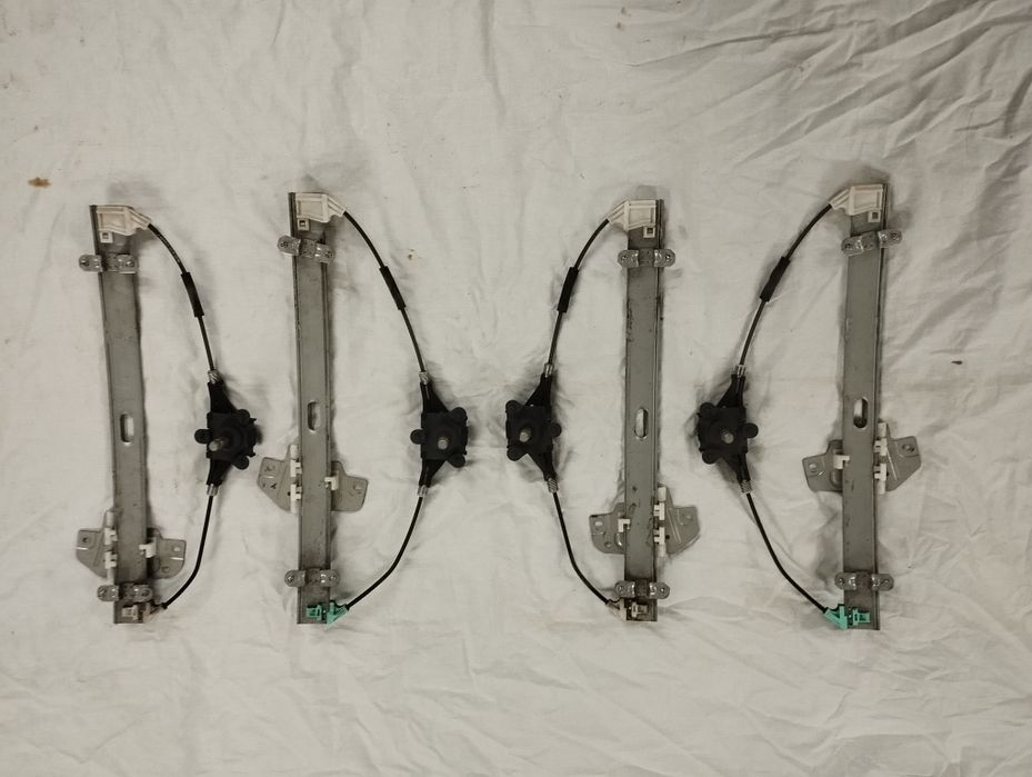 Kia Rio 2005-2011  замок ,ручка дверей