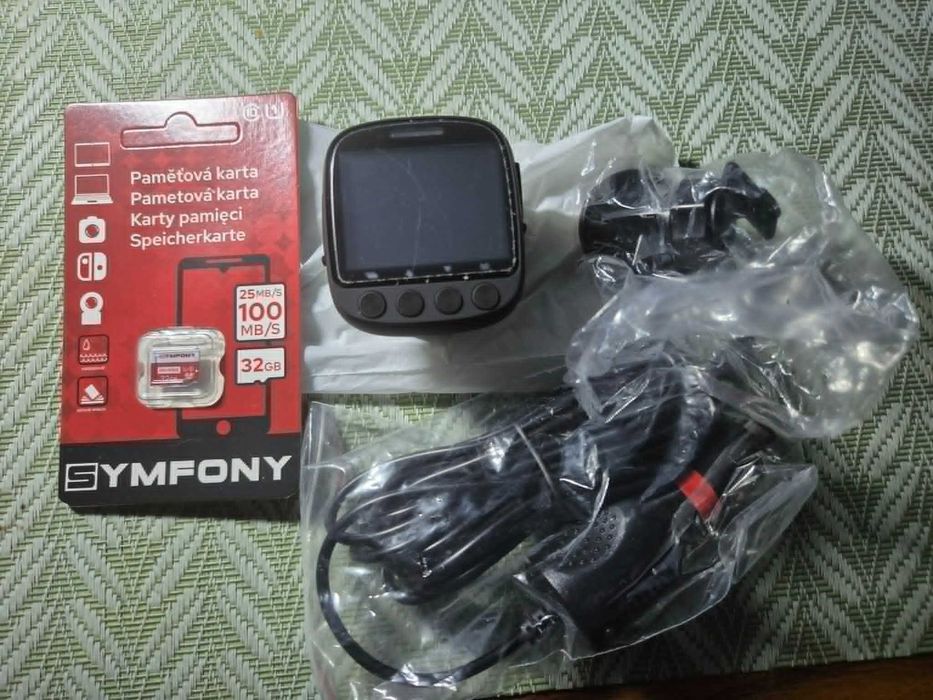 Wideorejestrator+karta pamięci 32GB