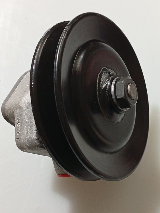 Bomba de direção nova