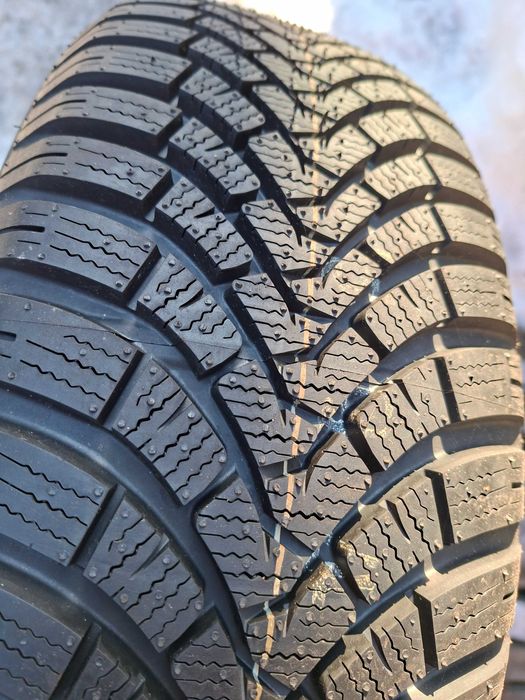 Opony 205/60/15 Falken Eurowinter HS01