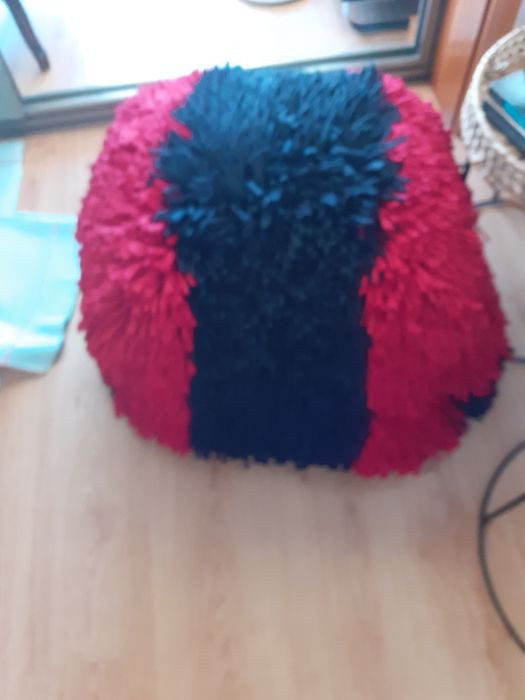 Puff com tela feita manualmente