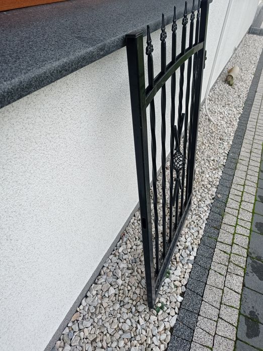 Furtka wejściowa kuta .Solidna i cieżka bdb stan