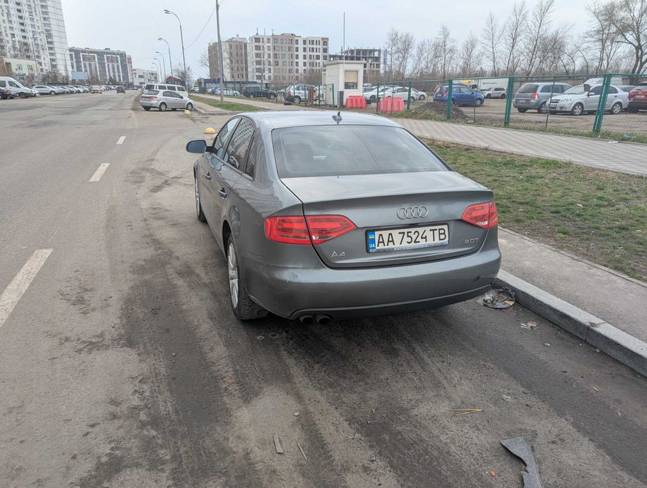 Автомобиль Audi A4