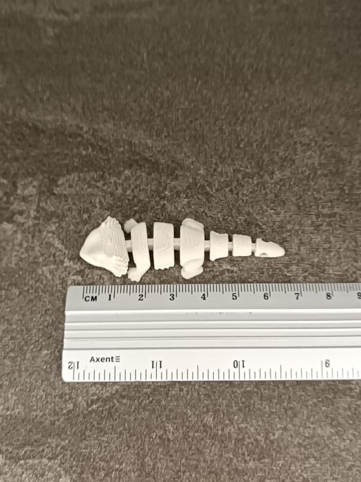 Брелок рухома ящірка