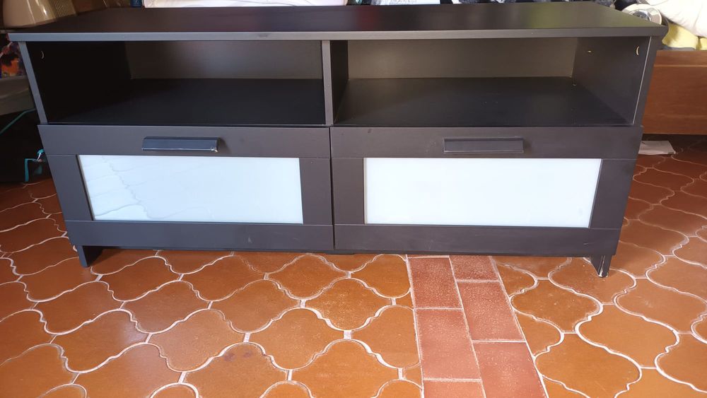 Móvel de tv com 2 gavetas impecável