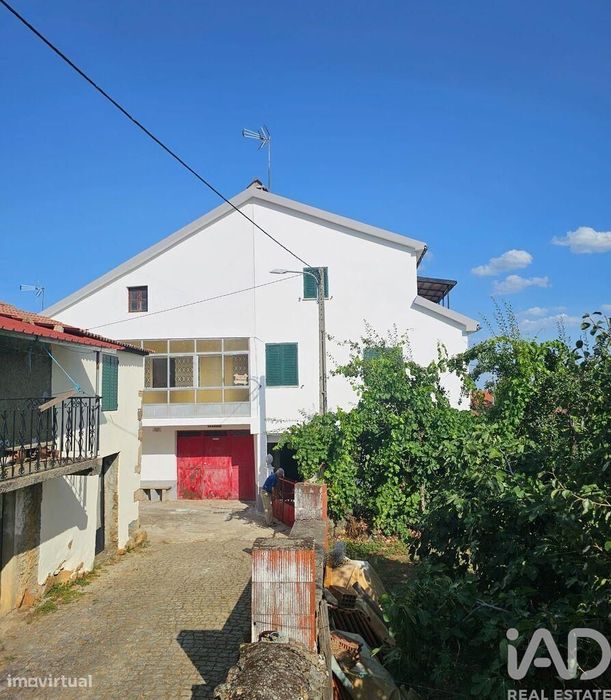 Casa T3 em Parada e Faílde de 128,00 m2