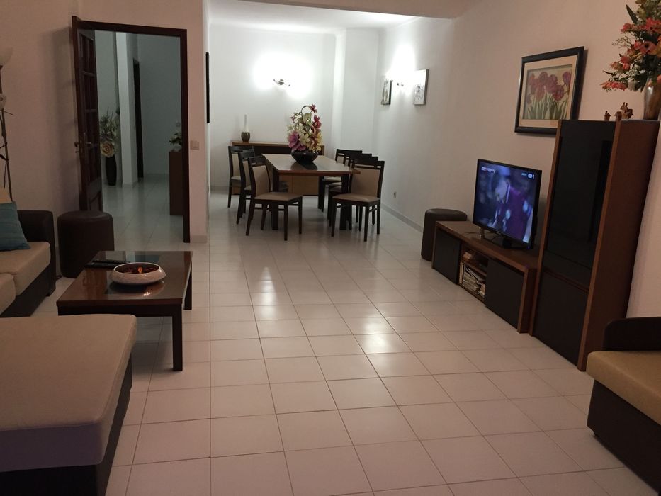 Aluga-se apartamento T3 Praia da Rocha Portimão
