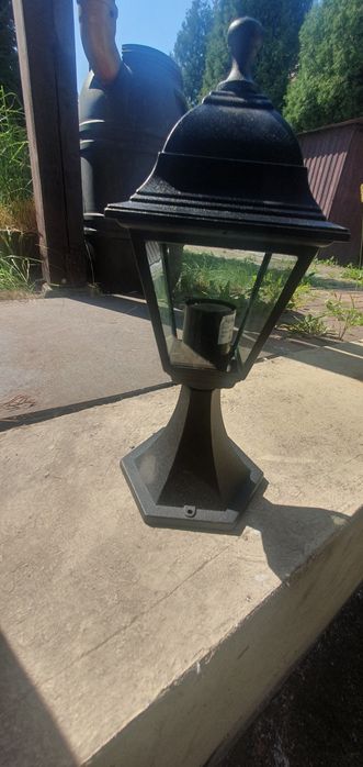 Lampa stojąca ogrodowa