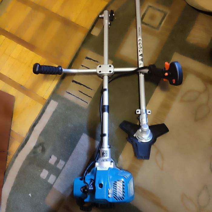 Продаю мотокосу Хюндай z-350