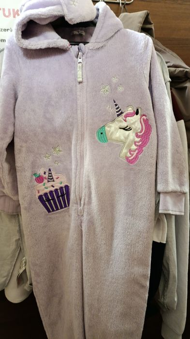 Kombinezon dla dziewczynki 6-7lat.116-122r.