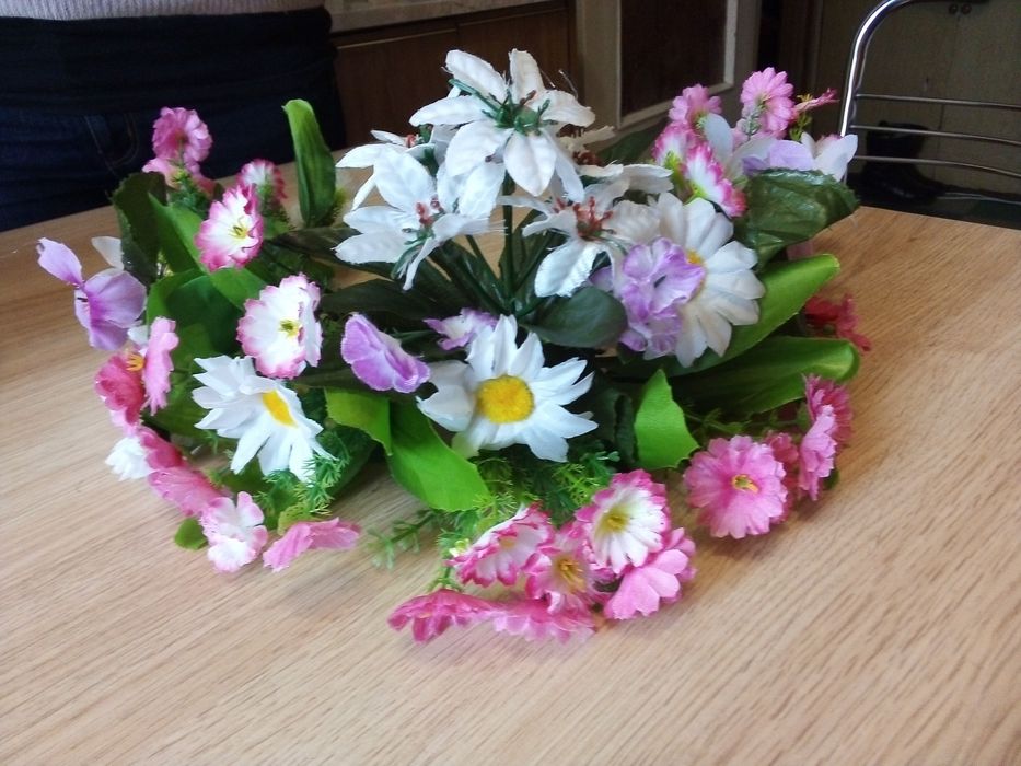 Венок на голову из искусственных цветов