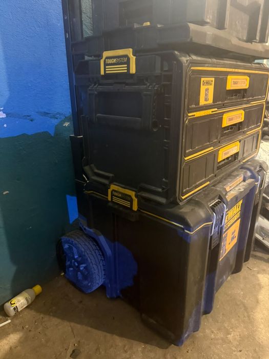 Продаю інструмент Dewalt