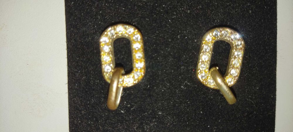 Продаються сережки