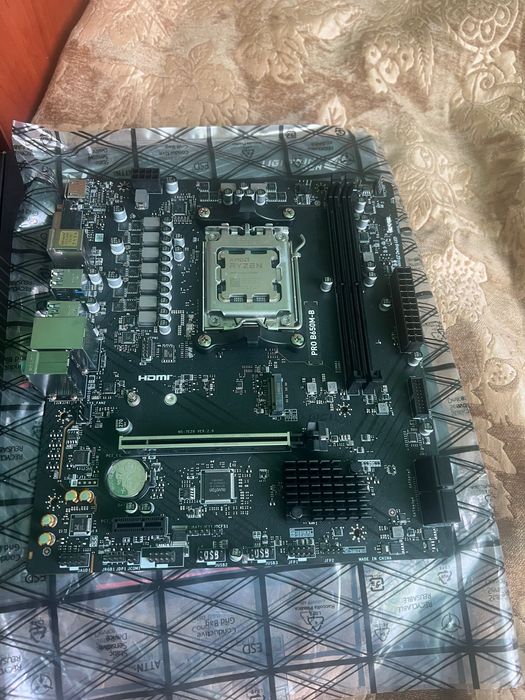 Комплект ryzen 5 7500f+msi pro b650M-B повністю робочий