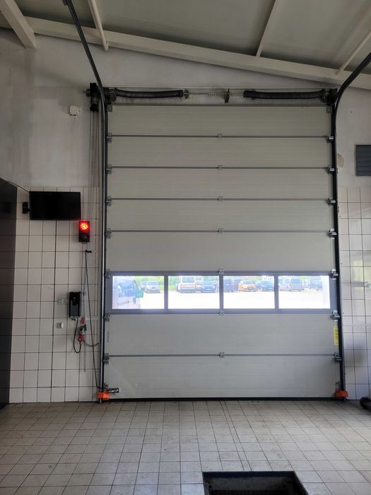 Serwis naprawa przeglądy konserwacja bram przemysłowych i automatyki