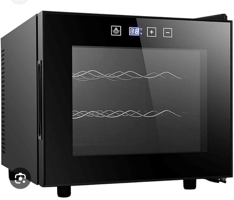 Cave de vinhos refrigerada  da marca SILVER