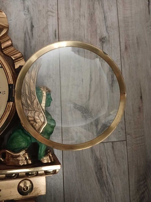 Настінний позолочений годинник , зроблено в Європі,дуже гарний, робочи