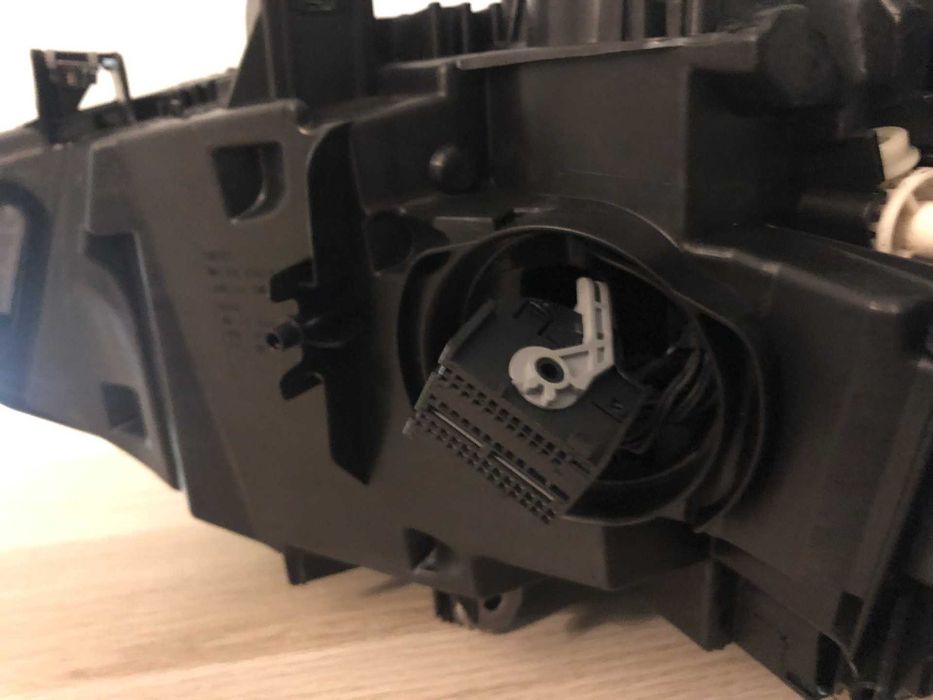 Farol Direito Original BMW Série 4 (F32/F33/F36) LCI – Full LED