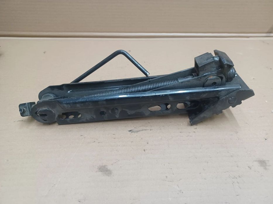 LEWAREK PODNOŚNIK OPEL CORSA E 13331922