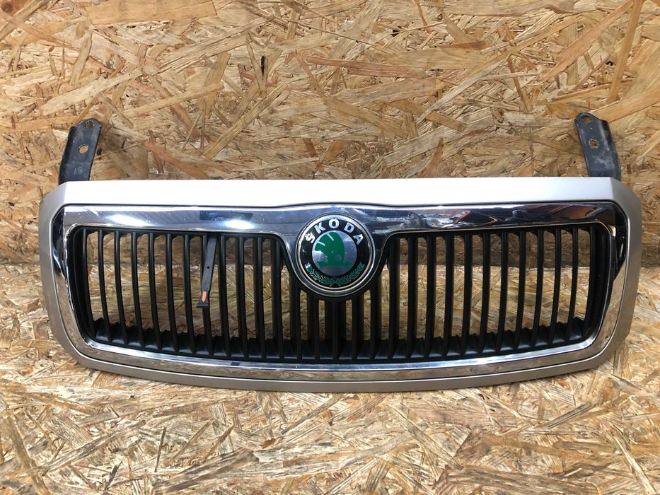 Grilll/atrapa/kratka zderzaka Skoda Fabia 1 lift