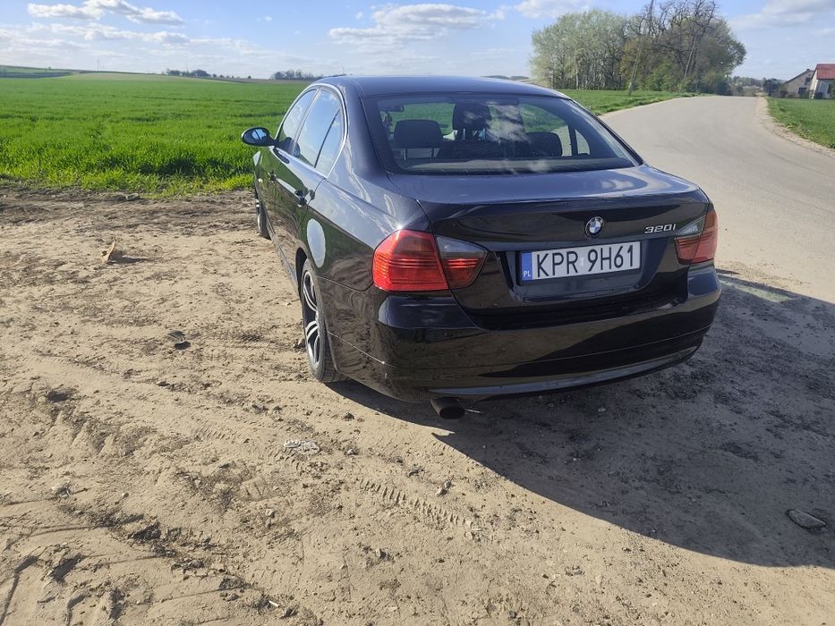 Sprzedam BMW E90 320i