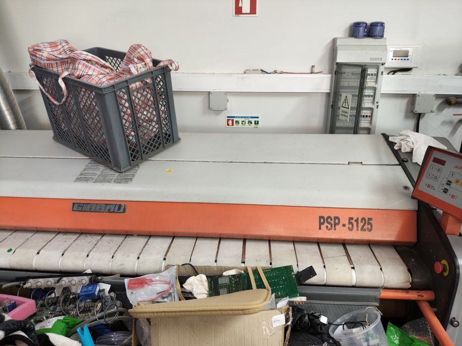 Calandra girbau 2.5 com dobrador eletrica
