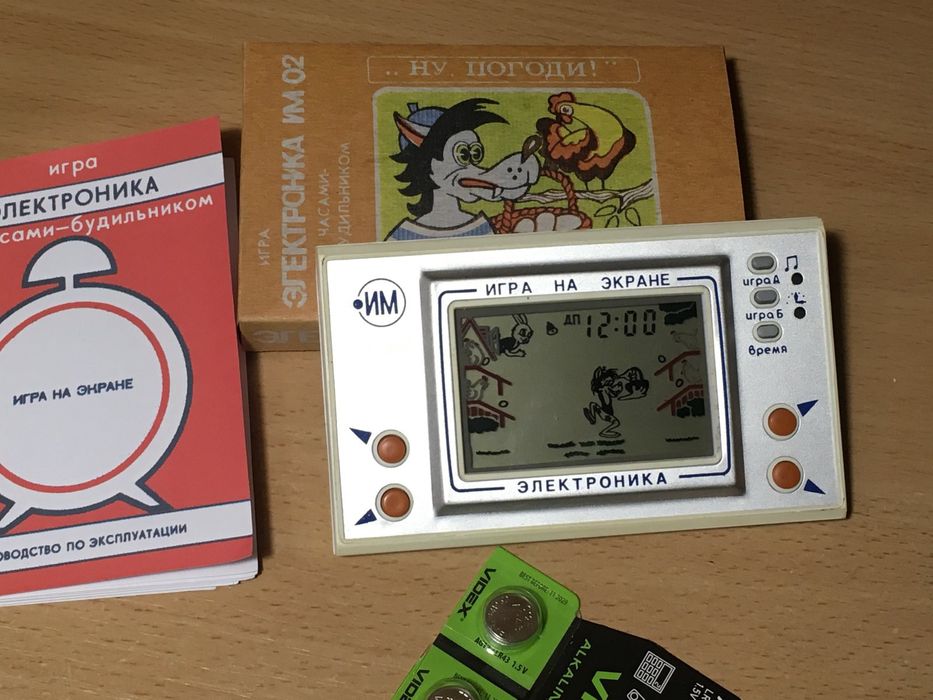 Новая  Игра электроника волк ловит яйца, ну погоди