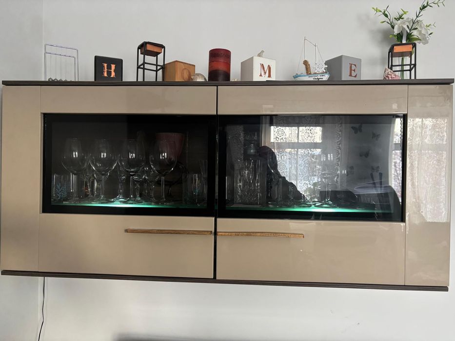 Sprzedam meble do salonu.