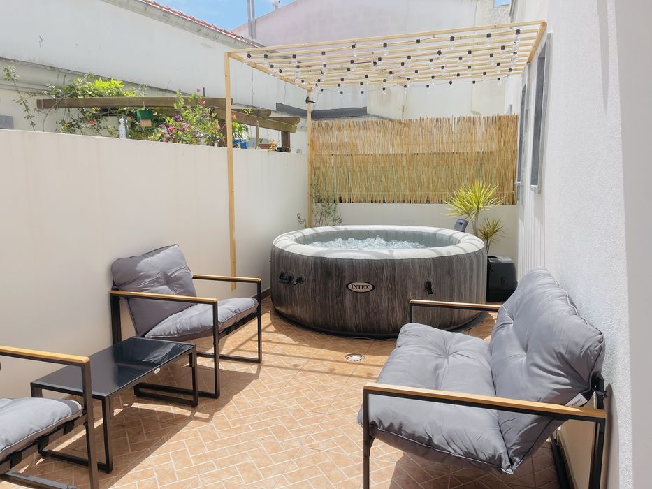 Jacuzzi ate 40° + Luzes de Led + Kit Limpeza e aspirador (NA GARANTIA)