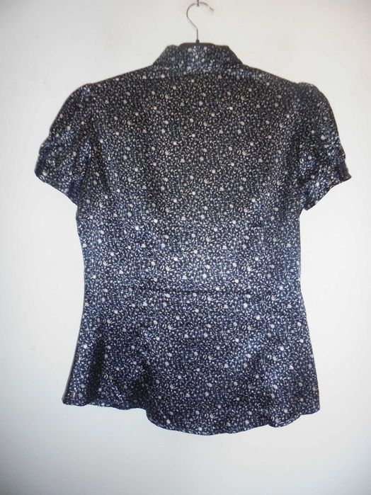 Blusa de mulher da marca MNG