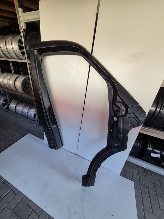 Poszycie drzwi słupek prawych Mercedes Sprinter (III GEN) W910 W907