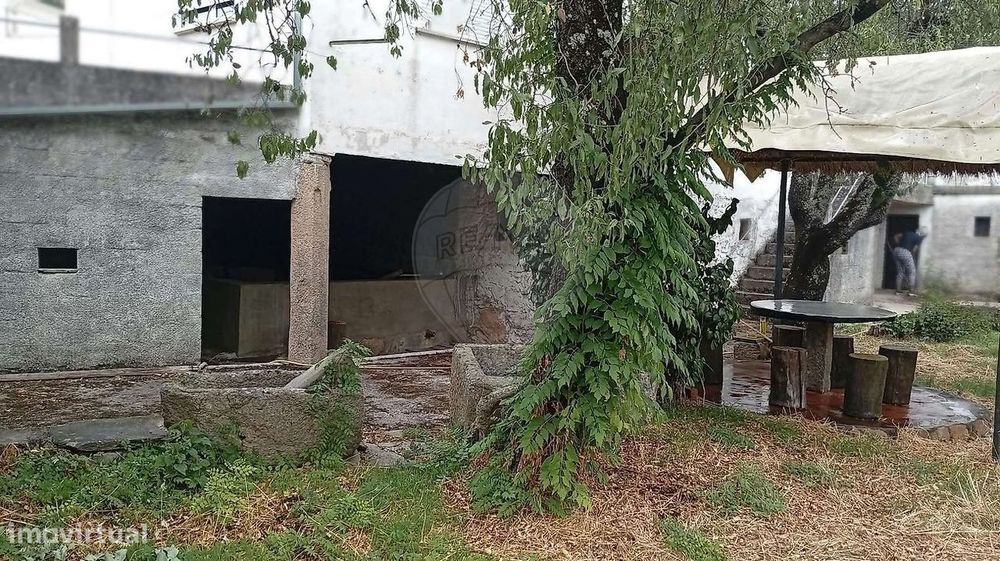 Moradia T5 para venda