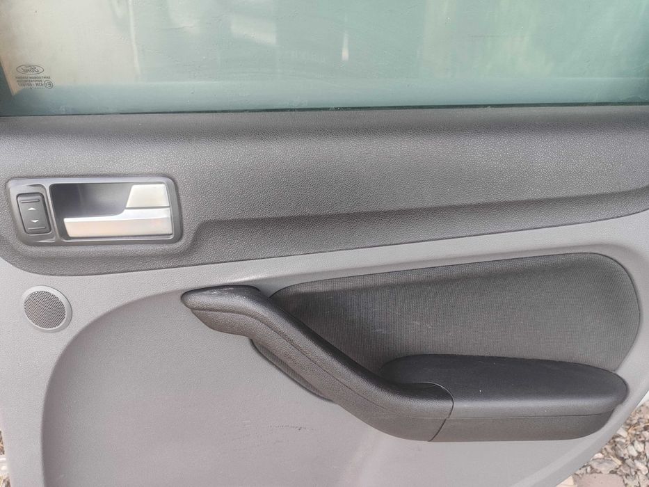 Дверь задня права форд фокус2