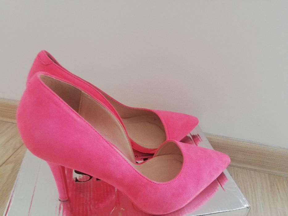 Szpilki_neonowy róż_39