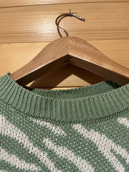 Жіночий теплий світер