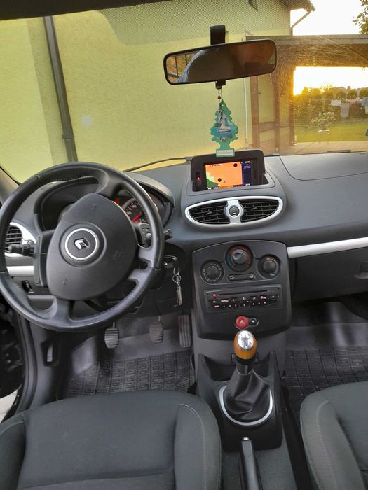 Renault clio 3   1,2 benzyna 2010r.