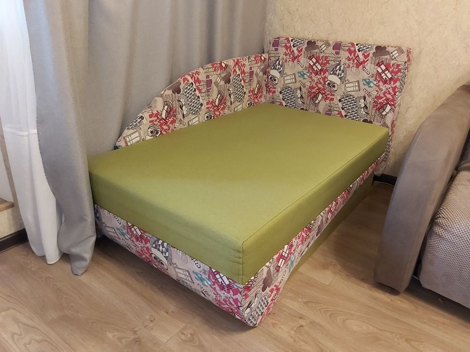 Продам диван подростковый