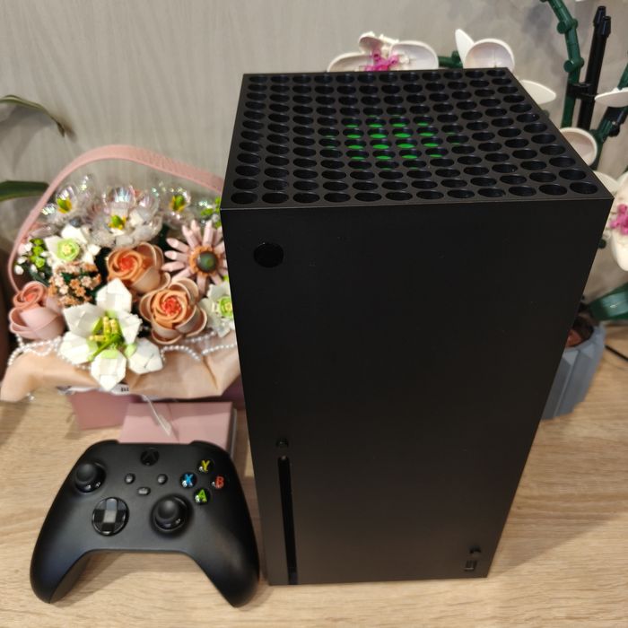 Xbox Series X 1TB + pad + kable + oryginalne pudełko | Stan bardzo dobry